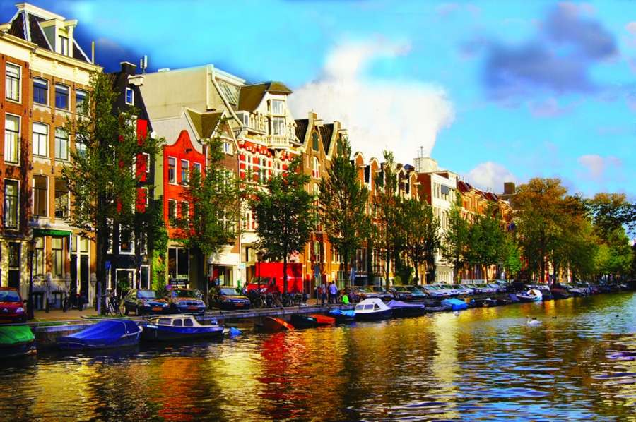 Simple Ways to Save When Traveling Abroad | Travel Dreamz Travel Agent